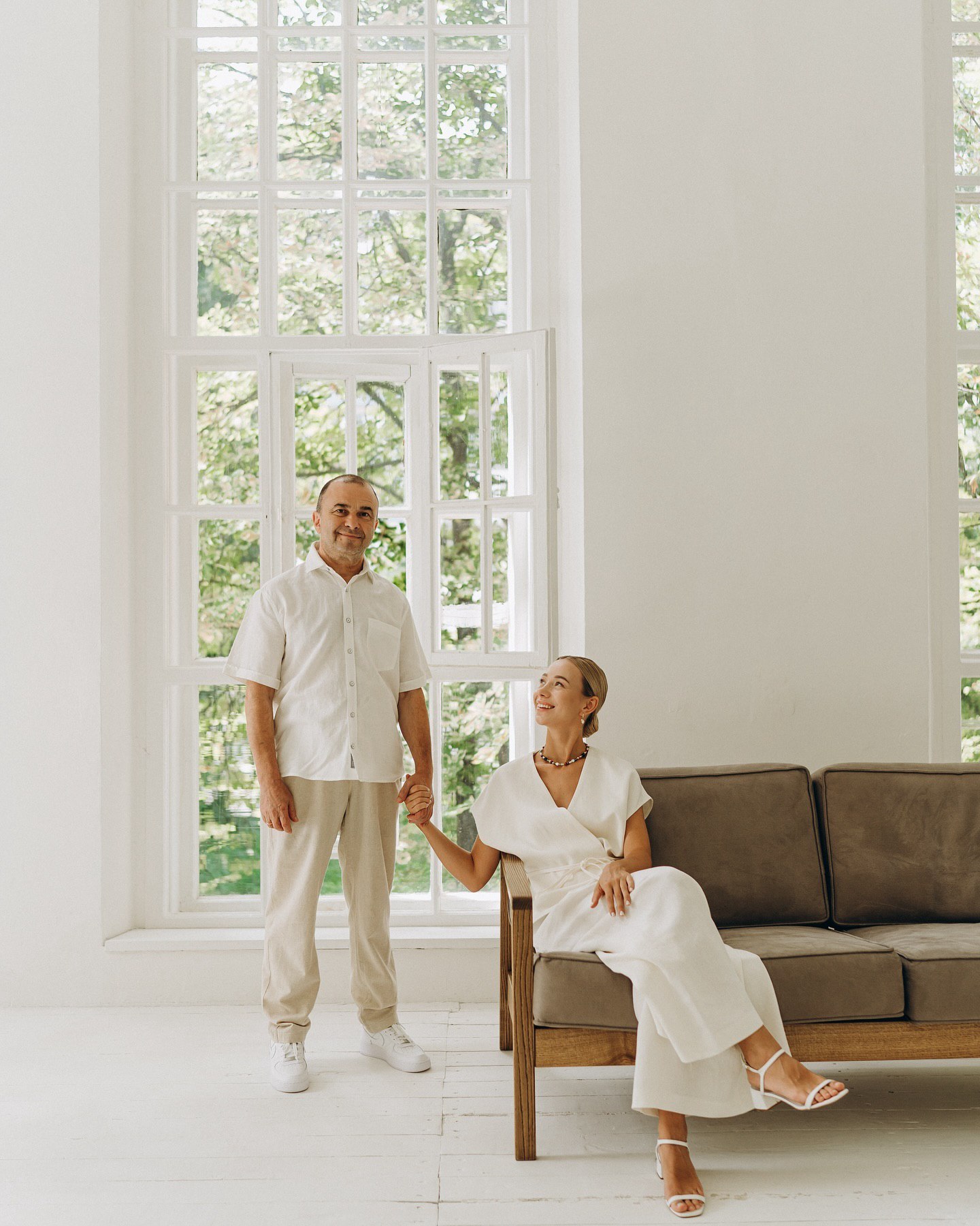 Віктор Павлік і його молода дружина знялися у романтичній фотосесії: &quot;Для щастя треба небагато&quot;